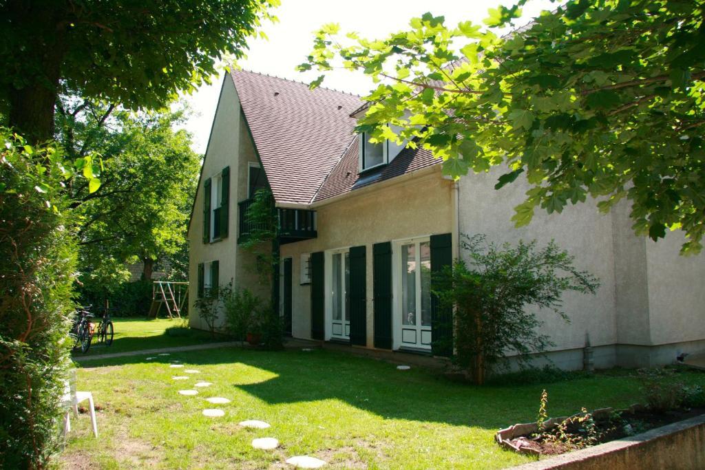 Les Hibiscus Bed and Breakfast Maisons-Laffitte Exteriör bild