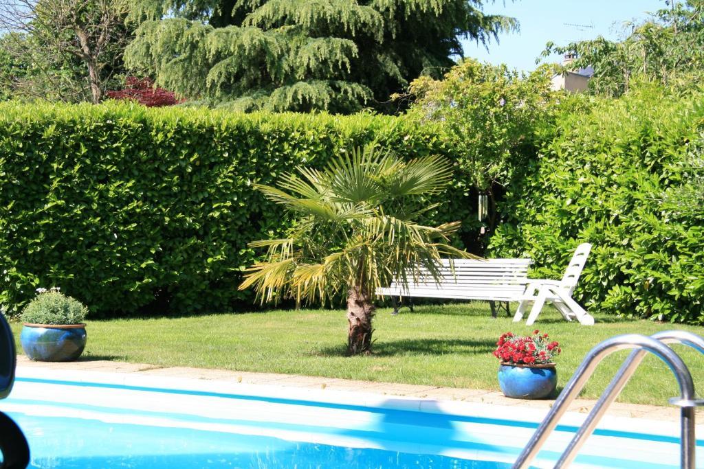Les Hibiscus Bed and Breakfast Maisons-Laffitte Exteriör bild